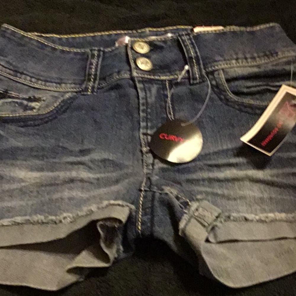 No boundary jr shorts